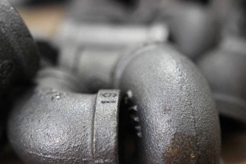 iron-fittings-plumbing-plumber-connection.jpg